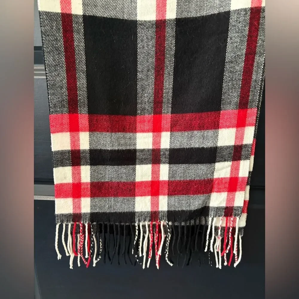 Cashmere Plaid Scarf Made in Scotland Fringe Black Red White